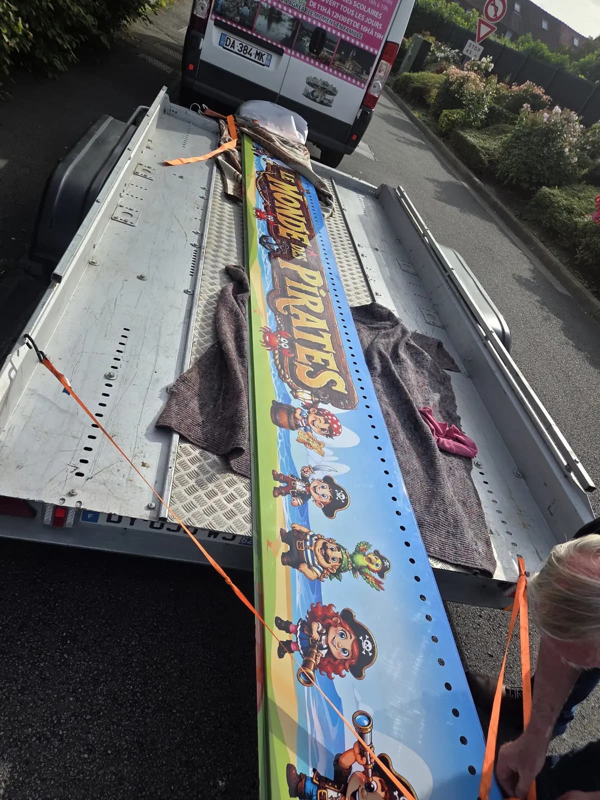 Long bandeau de fronton Le Monde des Pirates imprimé avec personnages pirates colorés